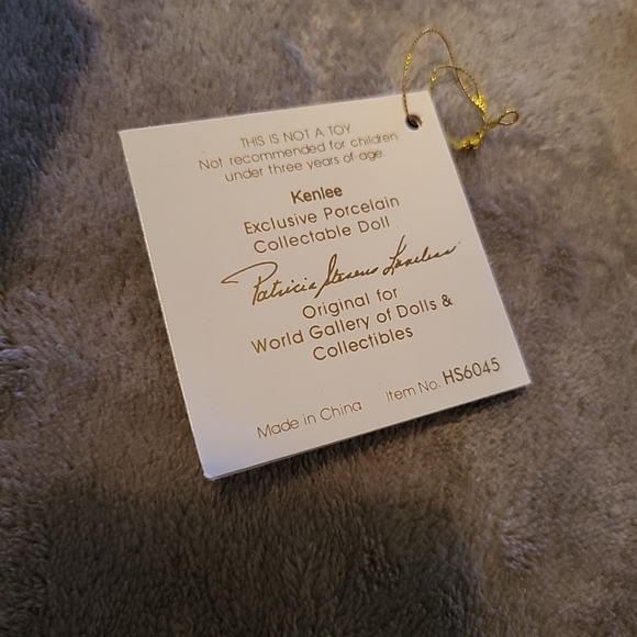 World Gallery Kenlee porcelain numbered doll - Picture 7 of 12